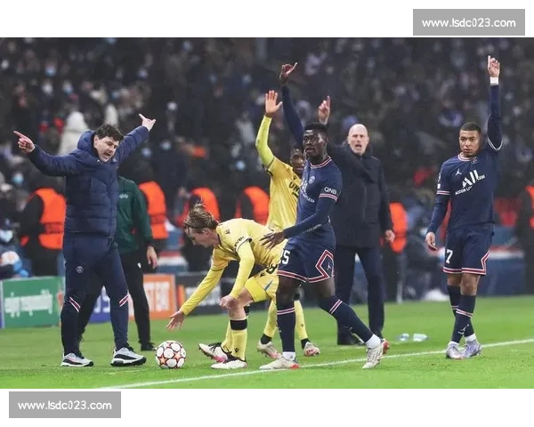 巴黎圣日耳曼对阵伊斯坦布尔焦点之战欧冠赛场强强对话前瞻