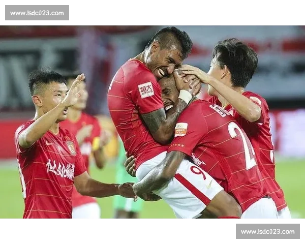 上港迎战恒丰强强对话赛前看点与胜负走势全面解析焦点之战前瞻深度解读